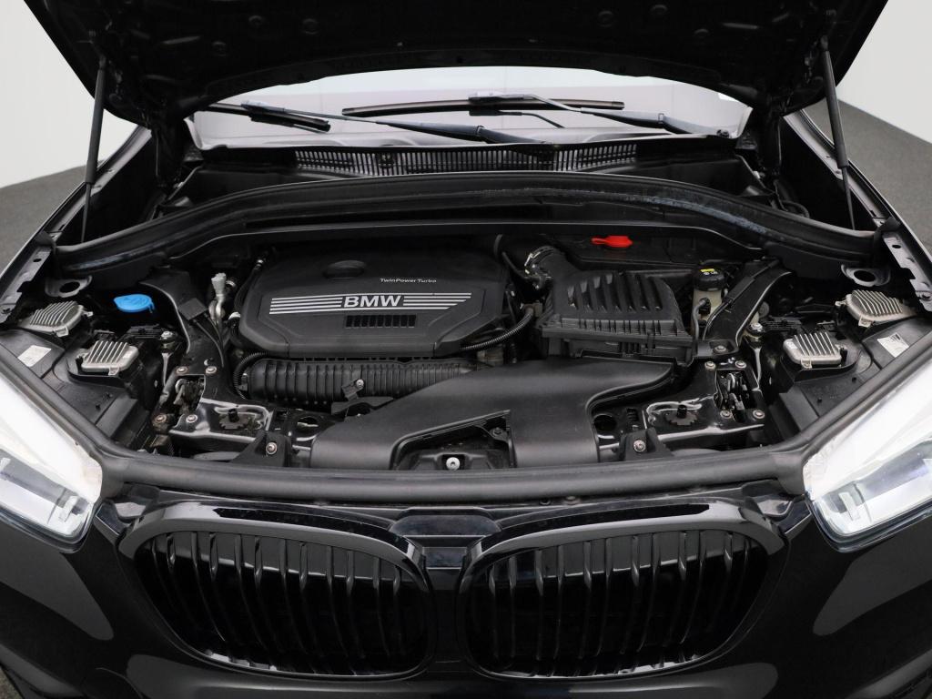 BMW X1 sdrive20i executive | automaat | apple carplay / android auto | pano