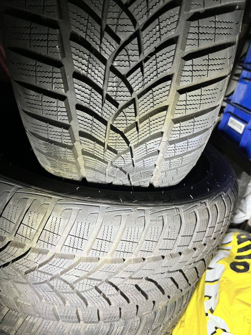 Winterbanden 225/45-18 GoodYear