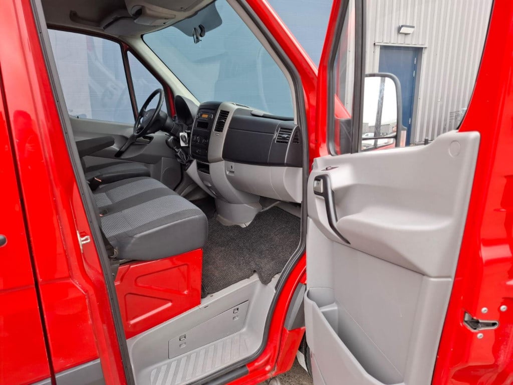 Mercedes-Benz Sprinter 210 2.2 cdi 366 hd 3 zits / side bars / perfect voor