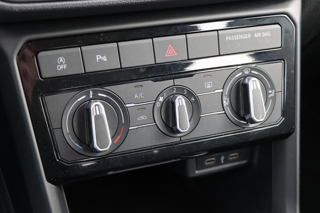 Volkswagen T-cross 1.0 tsi life 95pk | adaptive | camera | carplay