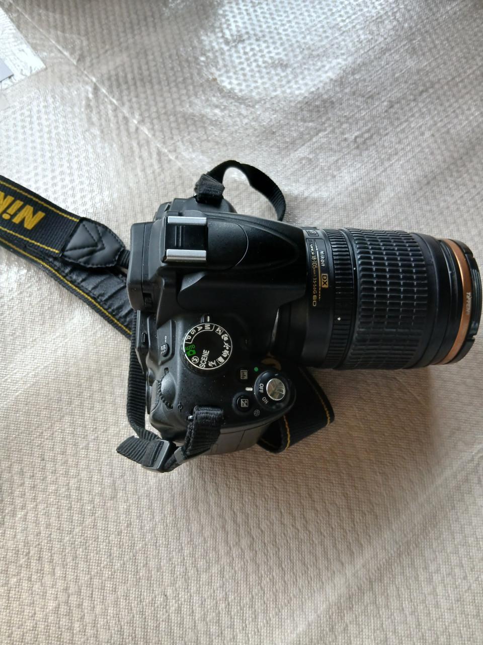 Spiegelreflex camera Nikon D 5000 met lens  18 - 105 extra batterij