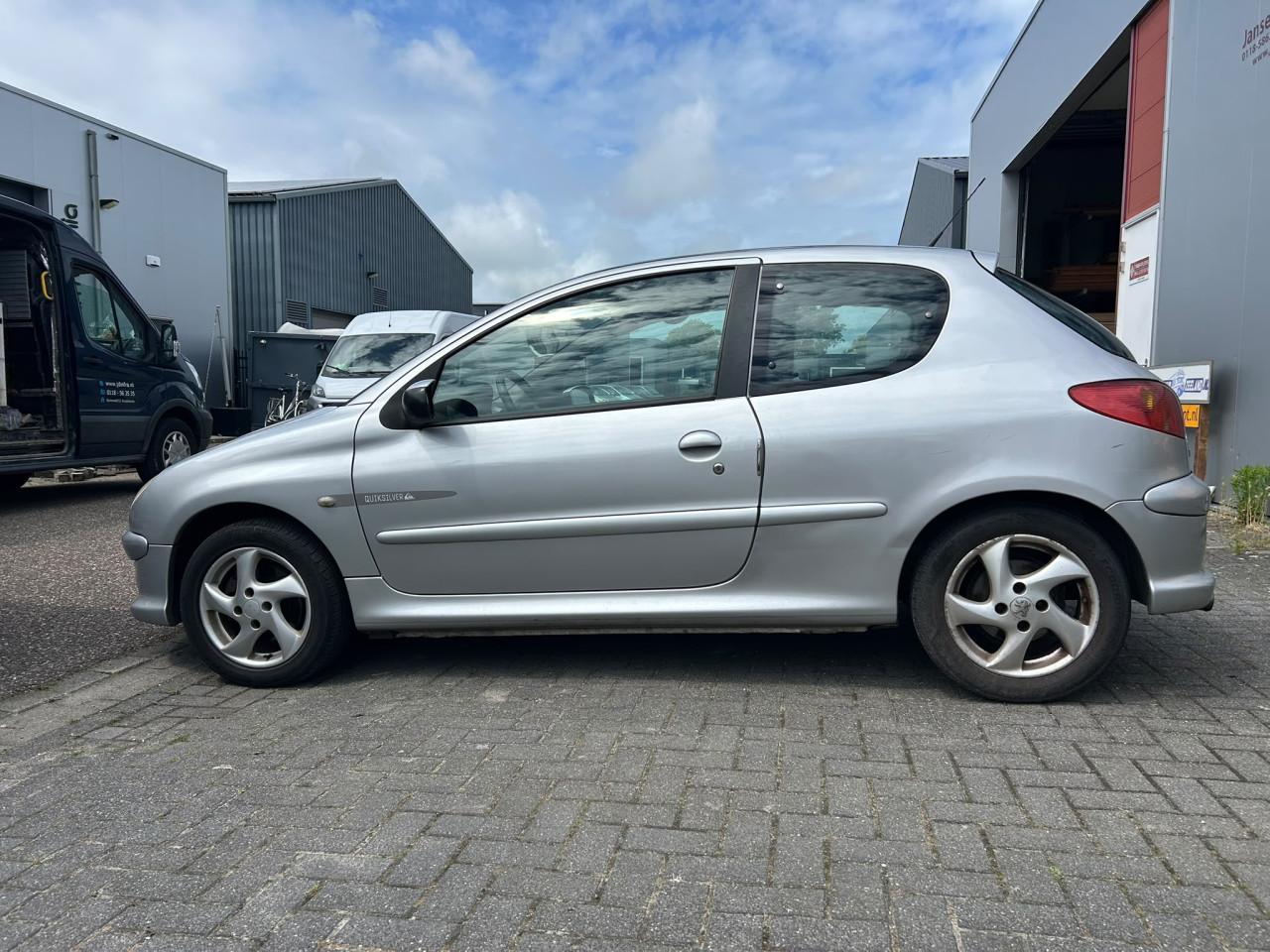Peugeot 206 1.4-16V Quiksilver Koude Clima/Bluetooth/Elec. Ramen