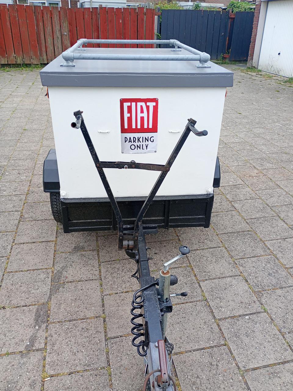 Aanhanger gesloten