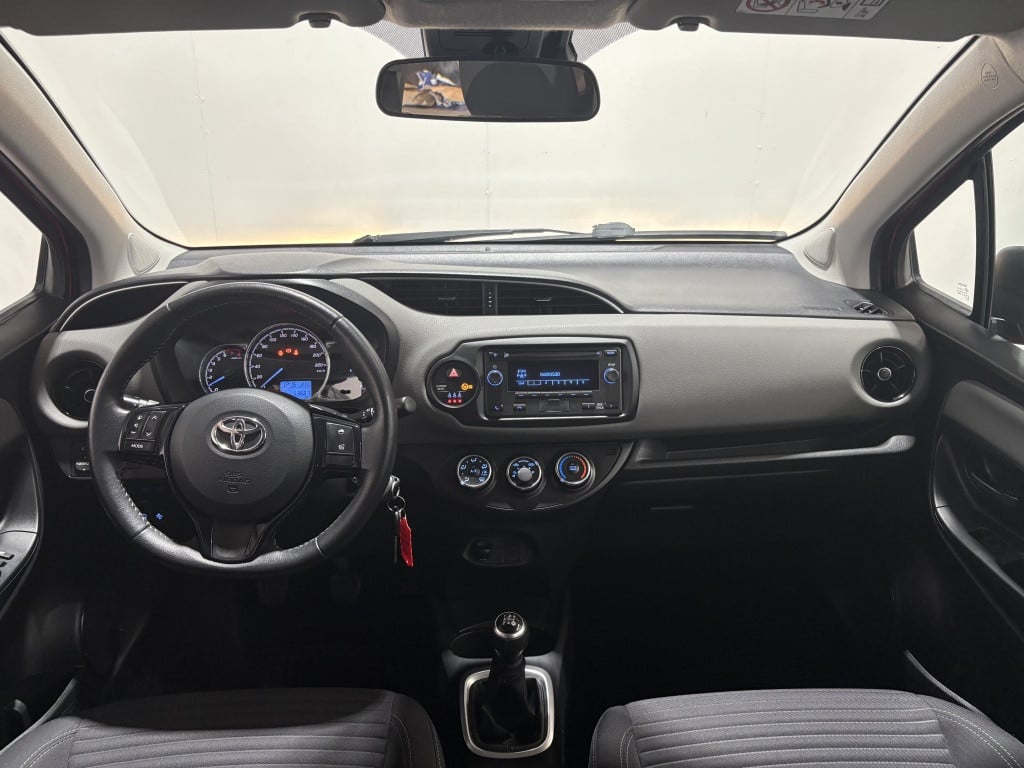 Toyota Yaris 1.0 vvt-i comfort | lage km-stand |