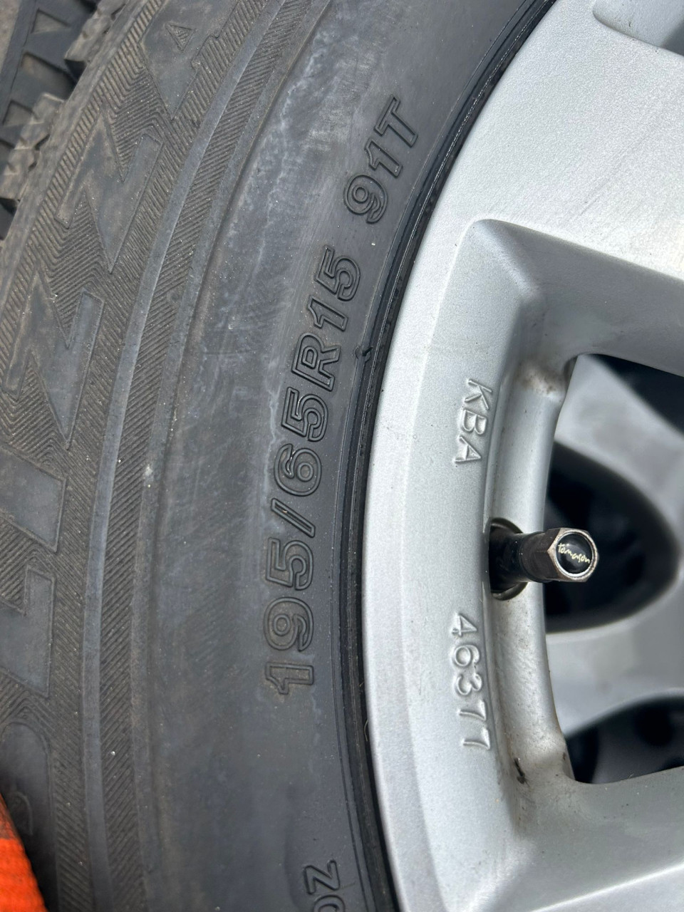 TOMASON ALUMINIUM VELGEN MET VRIDGESTONE BLIZZAK BANDEN 15INCH