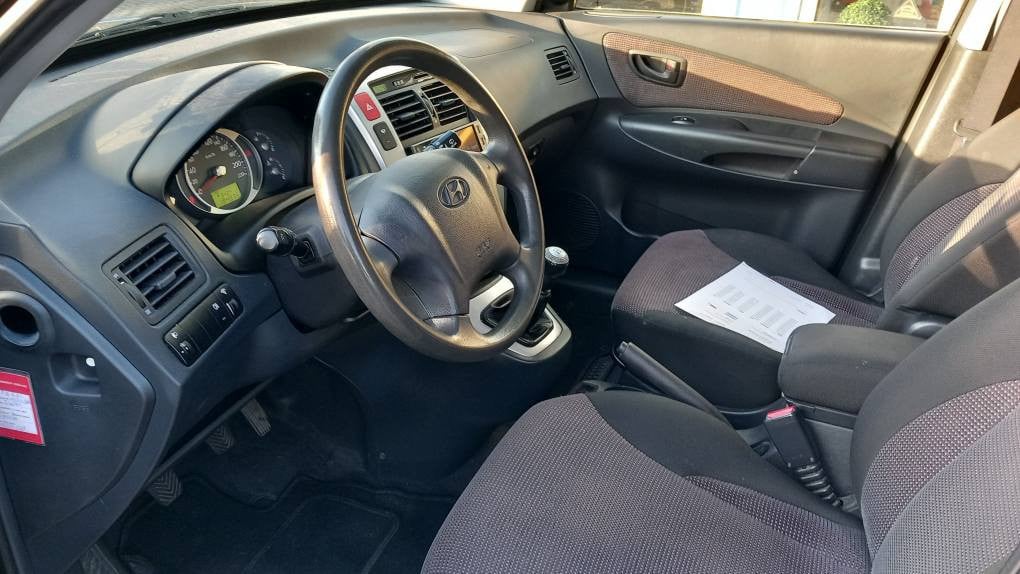 Hyundai TUCSON 2.0 i Dynamic Cross bj:2007 airco lm-velgen apk 2026 !!