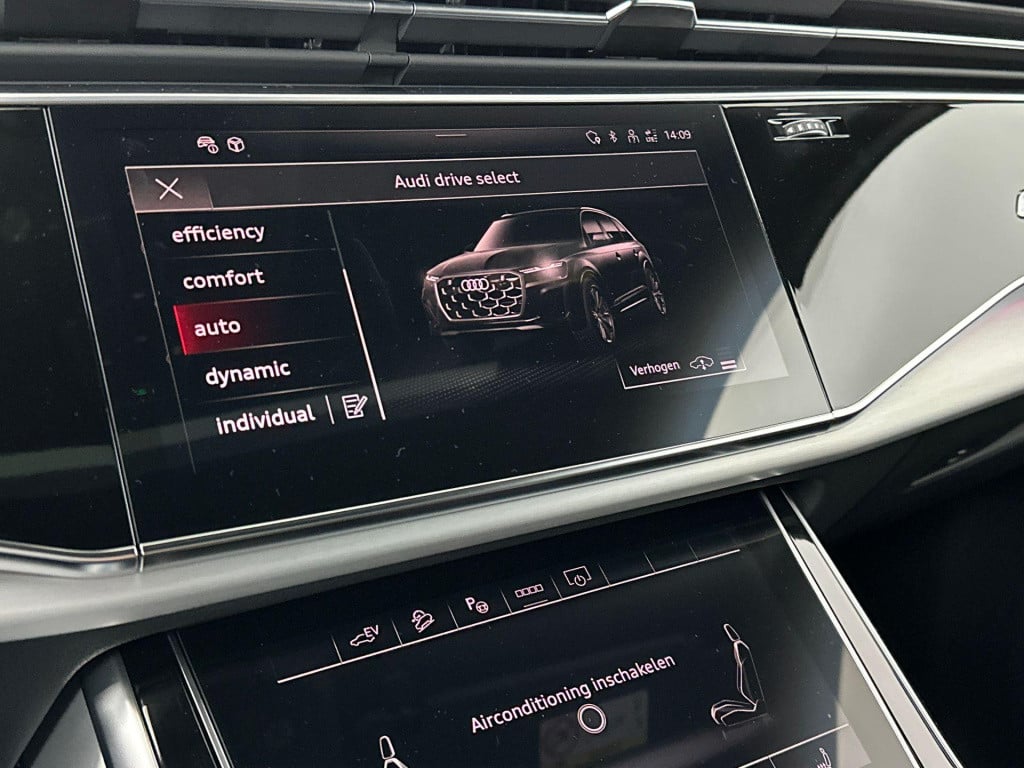 Audi Q7 pro line s 55 tfsi e 290 kw / 394 pk suv 8 versn.