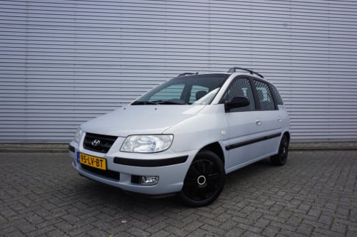 Hyundai Matrix 1.6i silver edition airco / elektr. ramen / trekhaak / nap