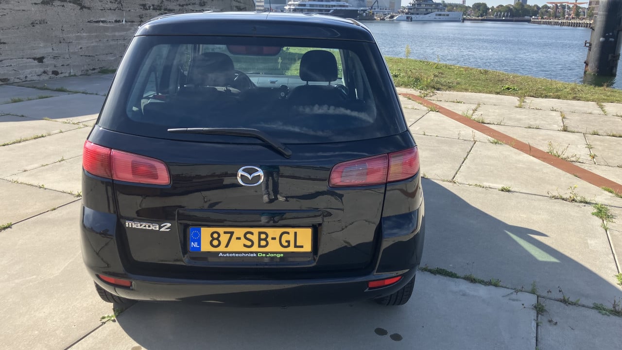 Mazda 2