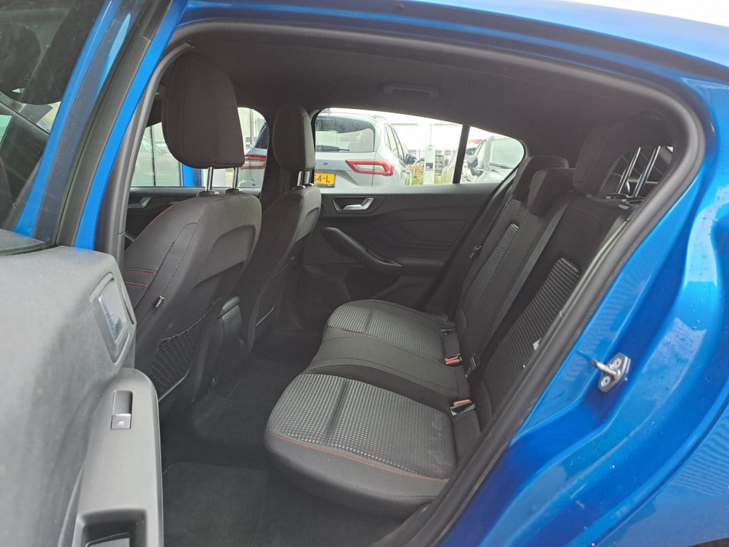 Ford Focus 1.5 ecoboost st line business | 182 pk! | winter pack | apple ca