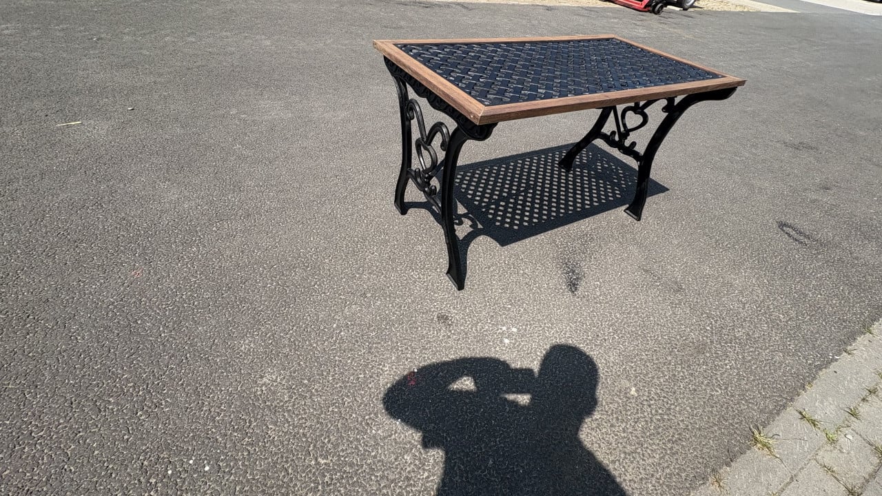 Buitentafel van gietijzer