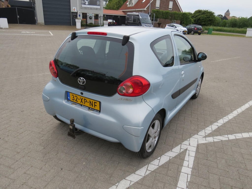 Toyota Aygo 1.0-12v sport