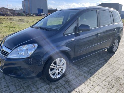 Opel zafira 1.6 cosmo 2012 7 zits