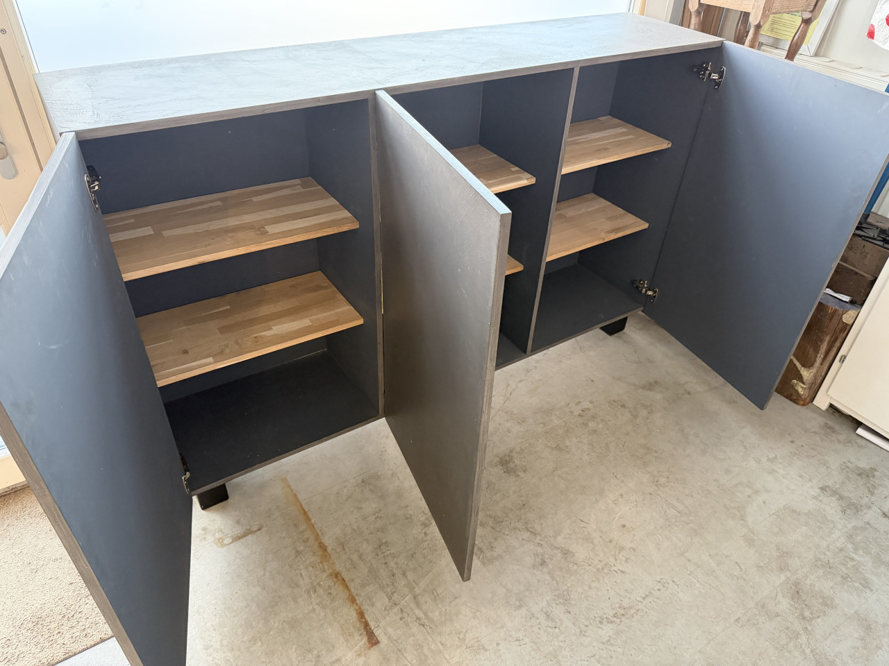 Strak dressoir/kast in