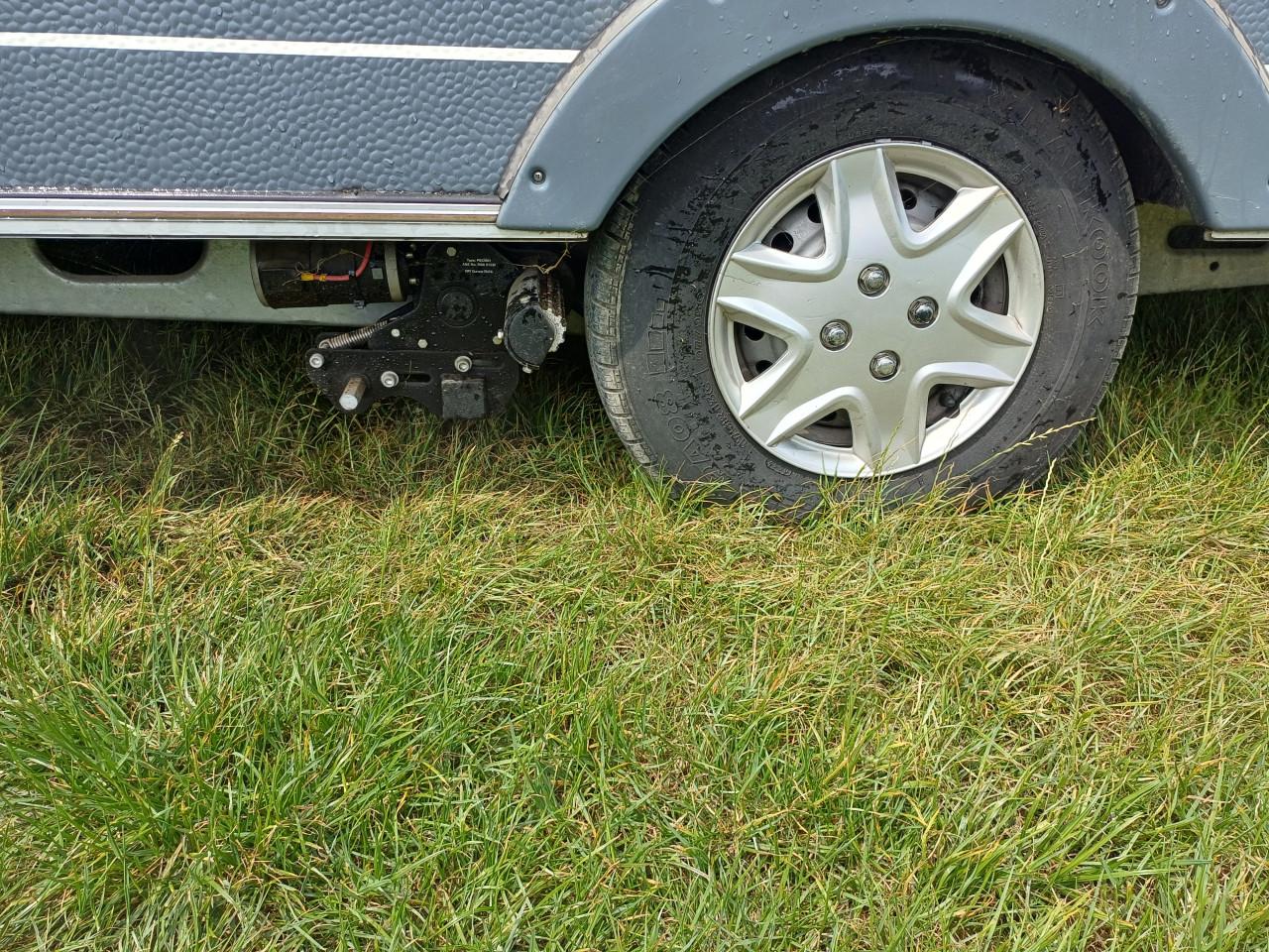 Home Car Caravan Met mover en voortent