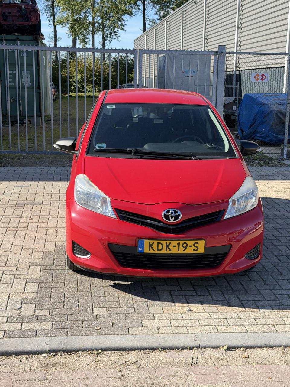 Toyota Yaris 1.0 VVT-i 2012 84.000 KM Airco APK Lage kmstand