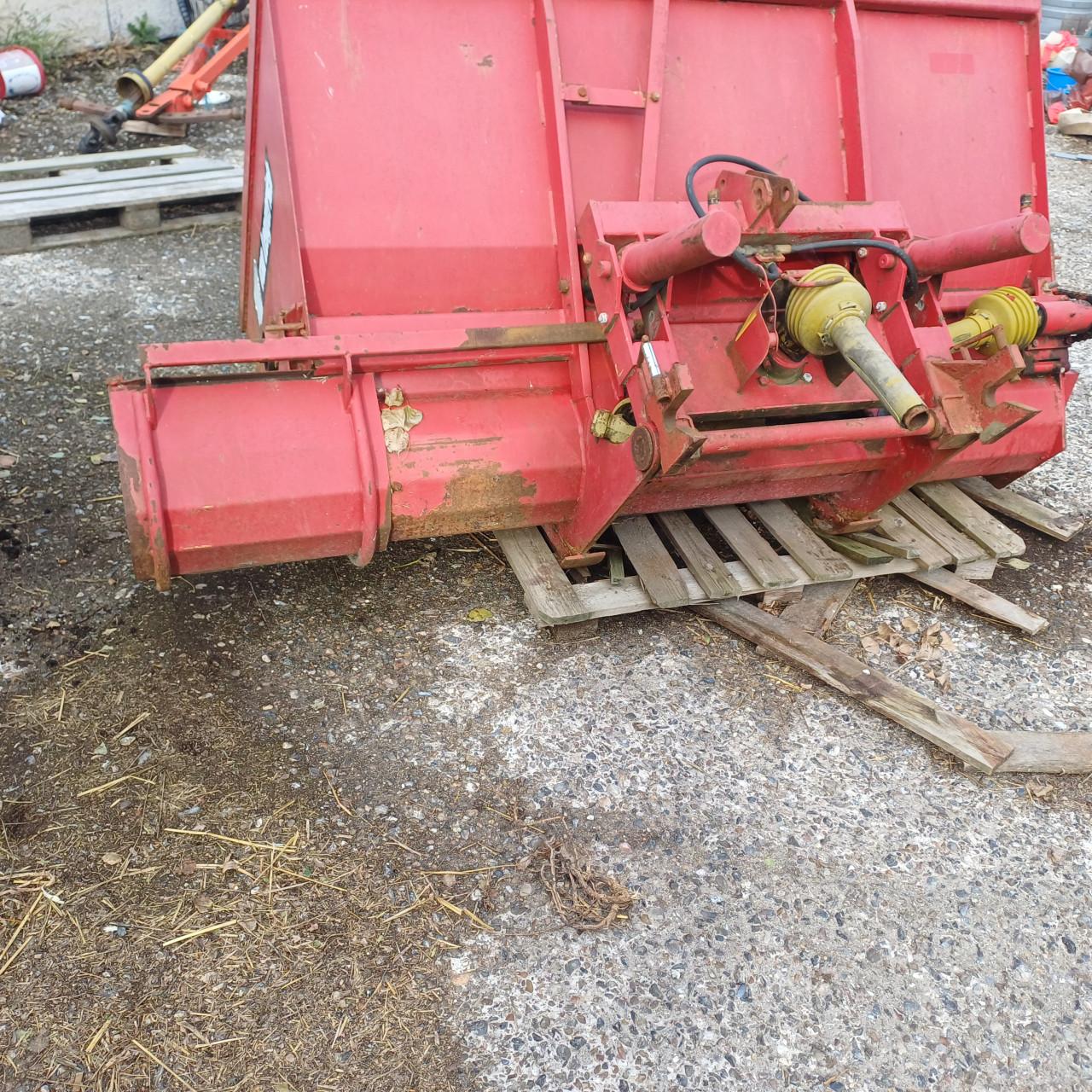 VDL Voerbak bieten snijbak