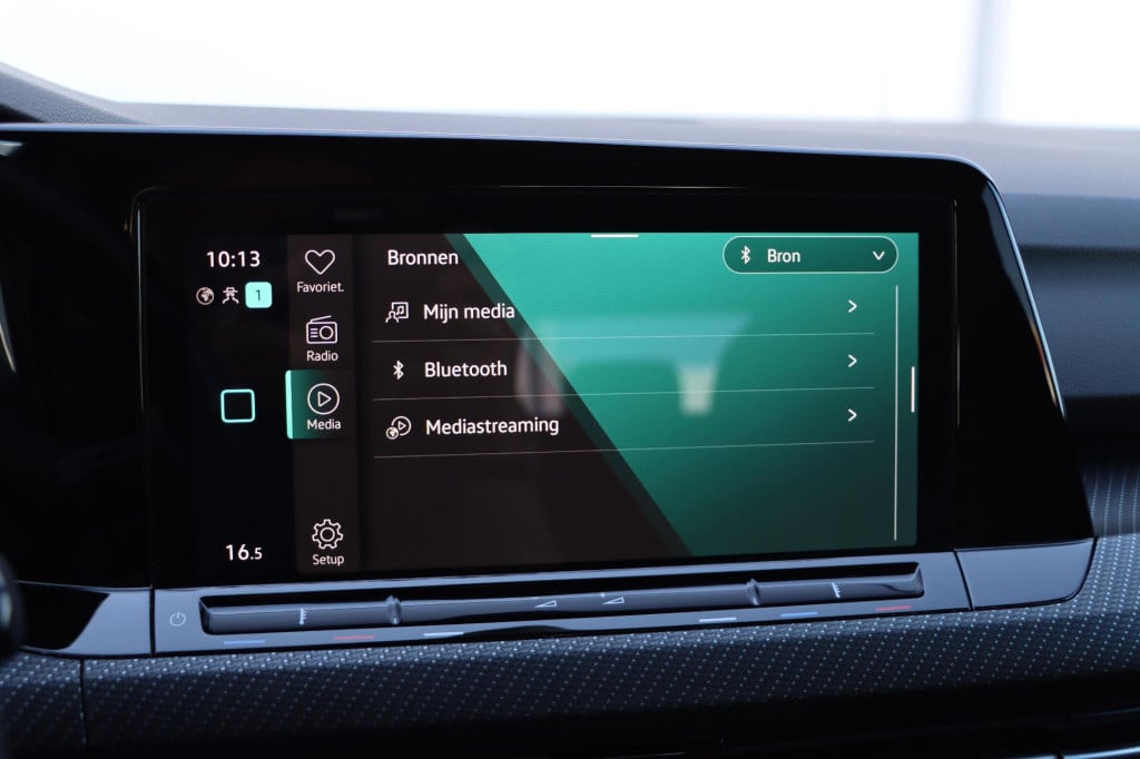 Volkswagen Golf 1.5 tsi r-line 130pk