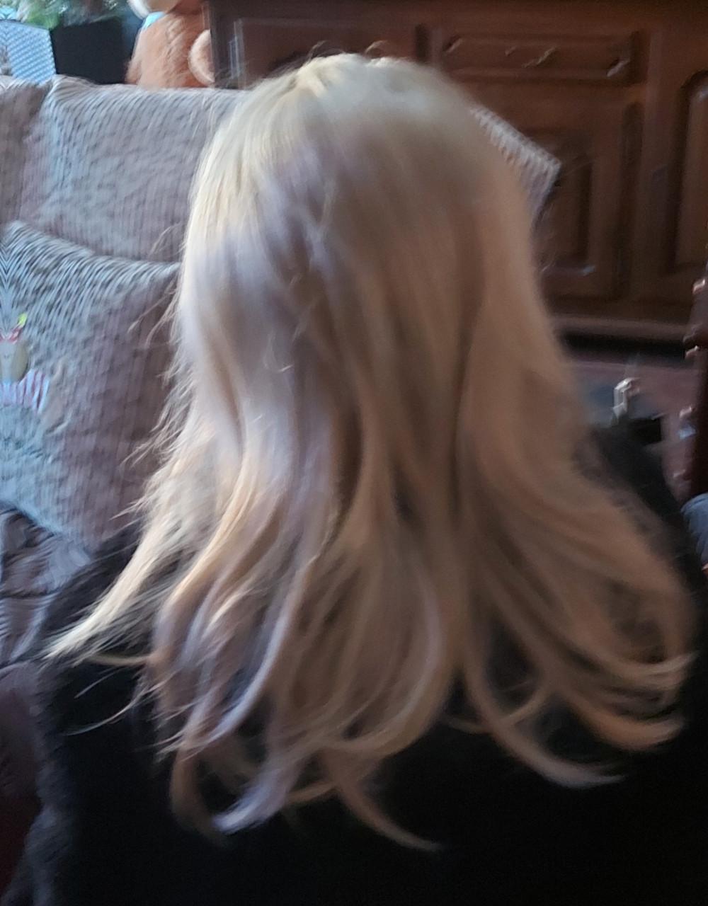 Lange pruiken. NIEUW