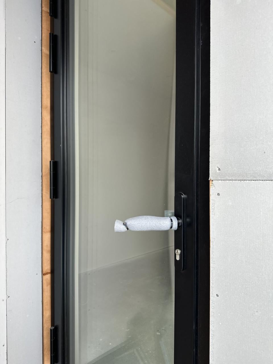 Zwarte aluminium achterdeuren | triple glas