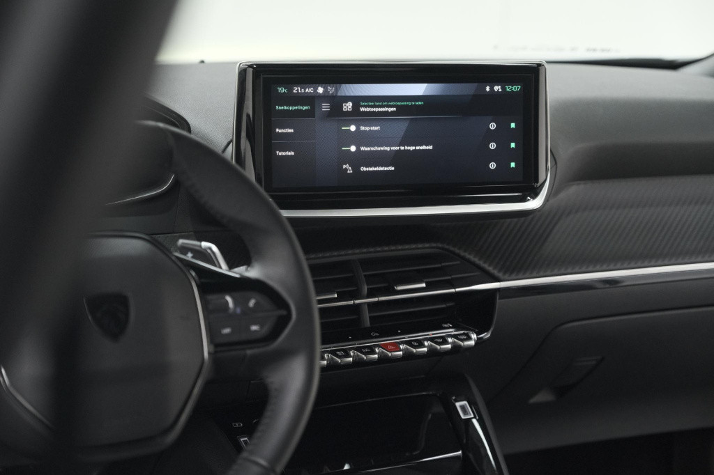 Peugeot 2008 puretech 130 eat8 allure | camera | navigatie | apple carplay 