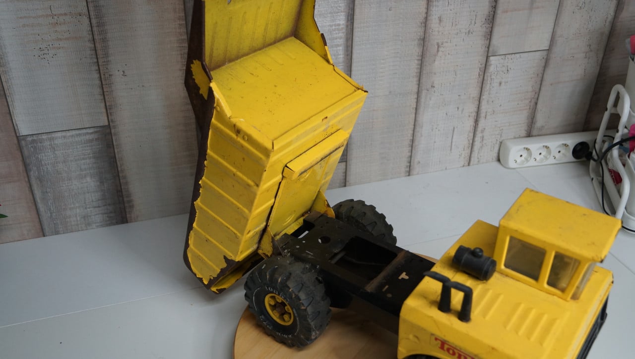 Tonka Mighty Dump truck