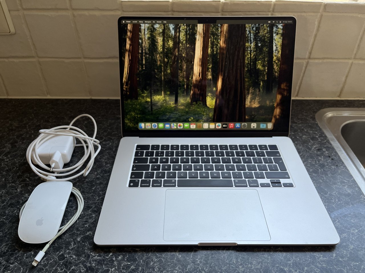 MacBook Air M2 (2023) 15inch 16Gb/512Gb 70W MagSafe adapter Magic Mouse