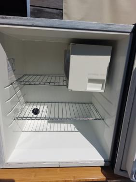 Oude trouwe absorbtie koelkast op 230v
