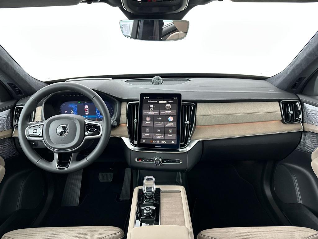 Volvo XC90 ultra bright recharge plug-in hybrid awd
