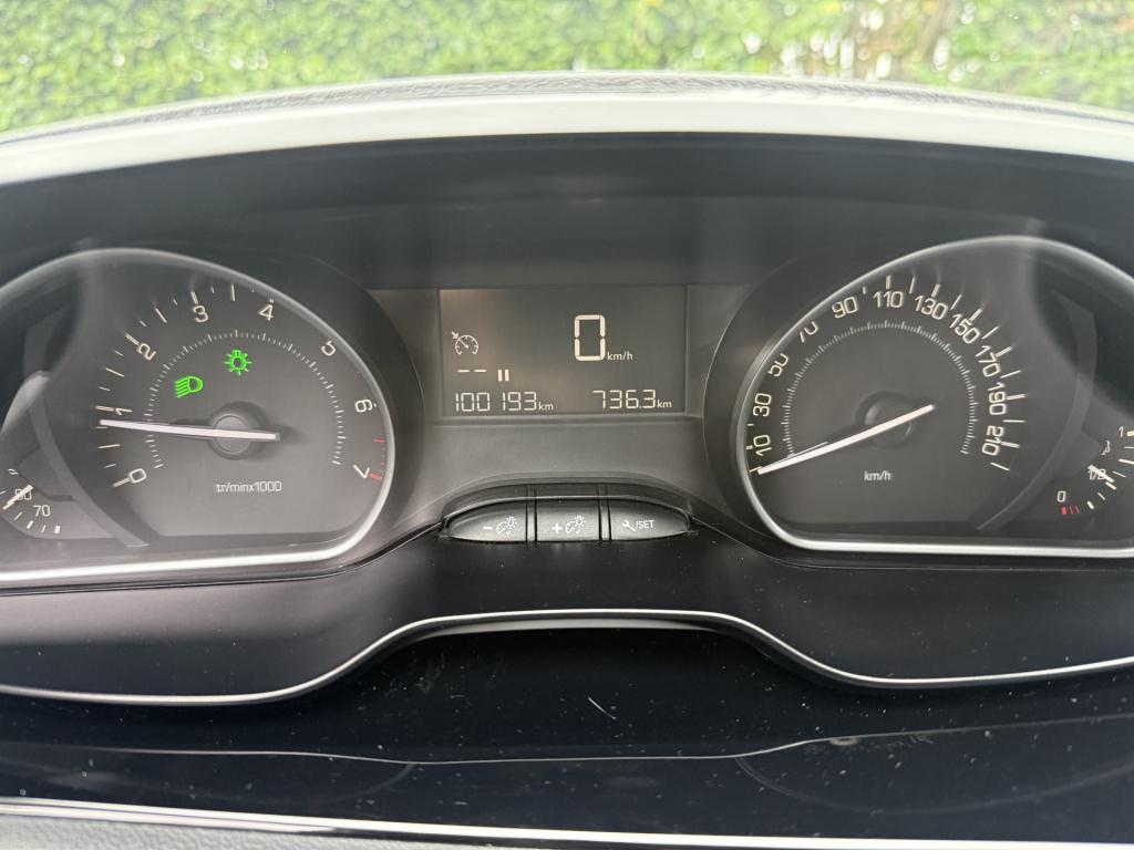 Peugeot 208 1.2 puretech active 5-drs