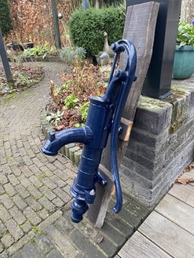 Mooie oude waterpomp!