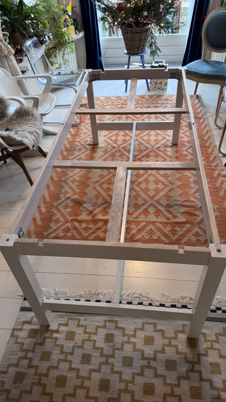 Witte ikea eettafel uittrekbaar 240-300