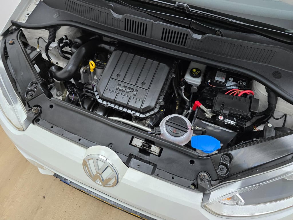 Volkswagen UP! occasion 1.0 move up! bluemotion met cruisecontrol en sporti