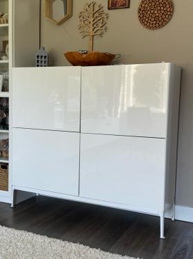 Witte kast woonkamer