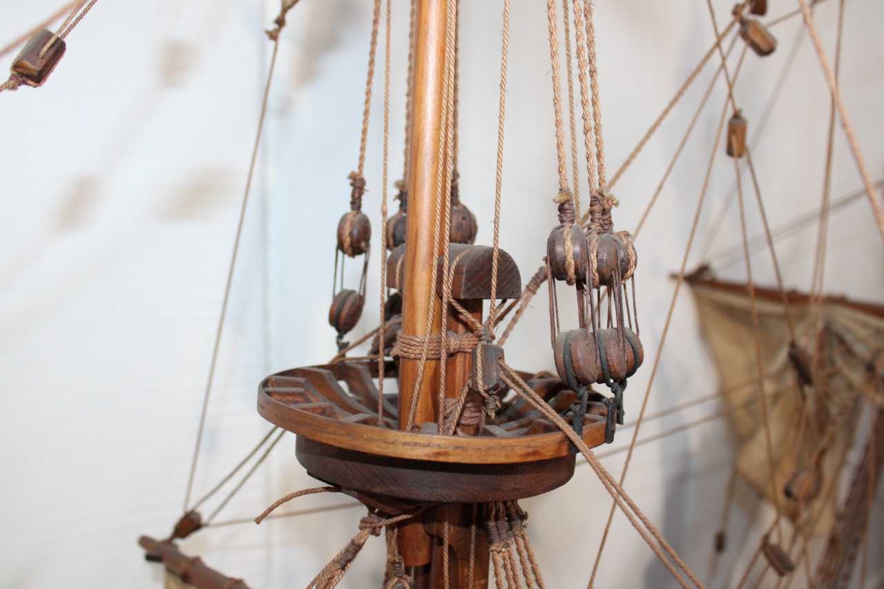 Zelfgebouwd VOC modelschip De Halve Maen