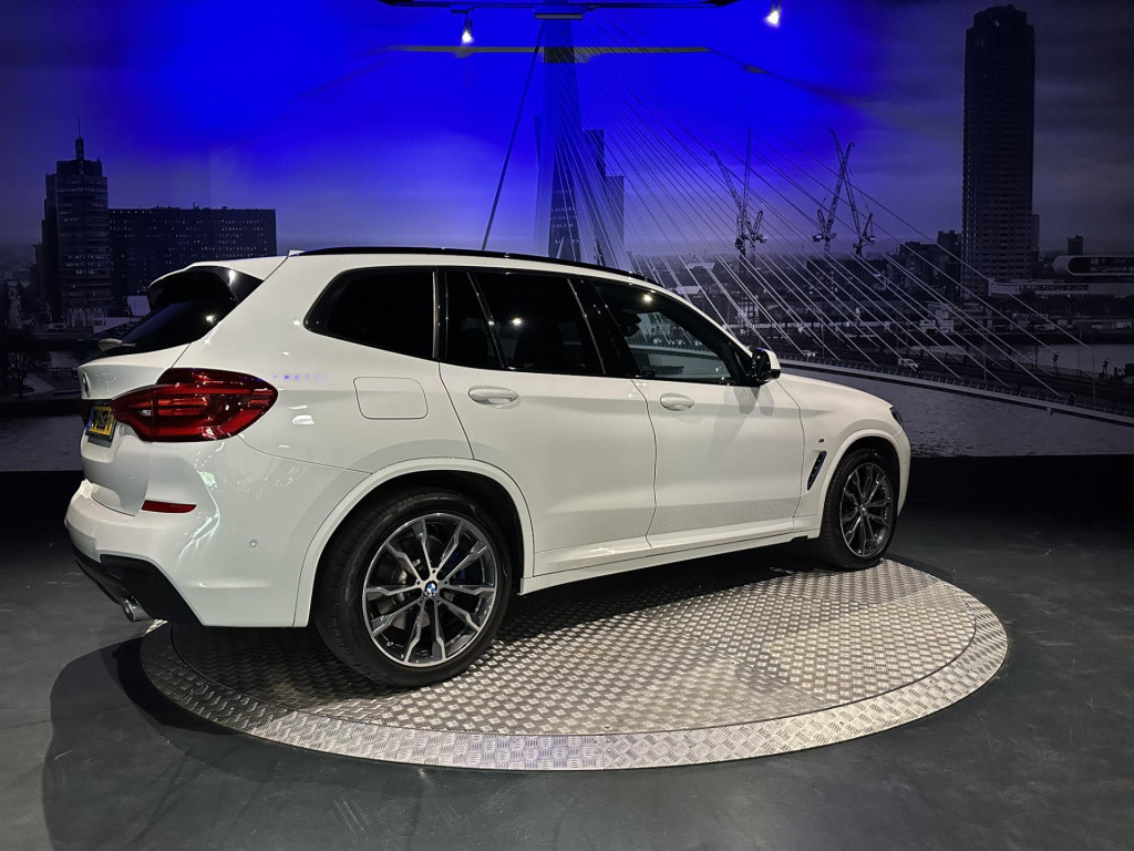 BMW X3 xdrive20i m sport executive edition *pano*trekhaak*memory*hud*