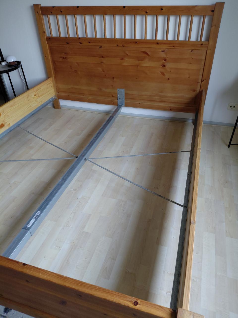 Houten ledikant met matras