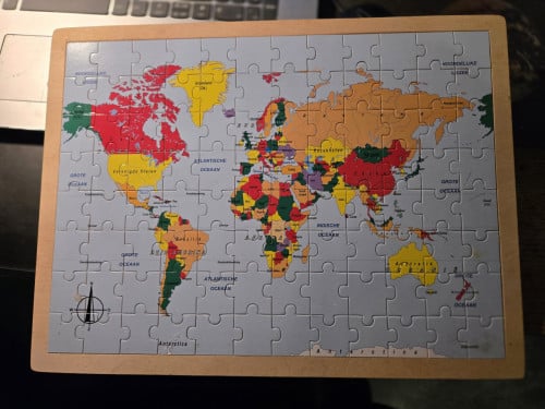 Houten puzzel wereldkaart 96-delig Afmeting: 40 x 1 x 30 cm