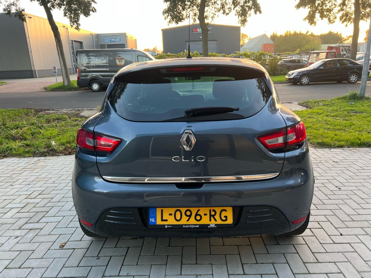 Renault Clio 1.2 Night & Day Limited edtion 148.567km