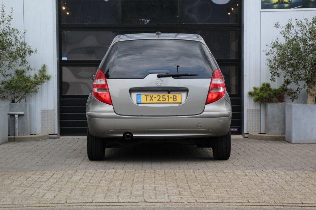 Mercedes-Benz A-Klasse 150 classic - stoelverwaming - panoramadak - navi - 
