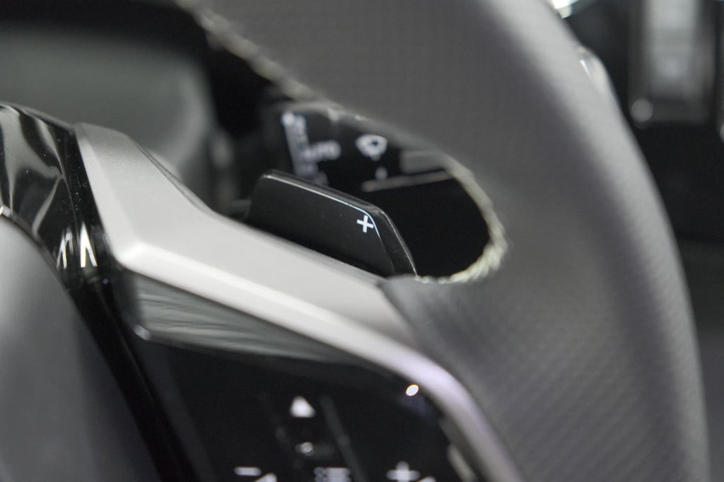 Peugeot 5008 1.2 hybrid 145 gt | panoramadak | camera | elektrische achterk