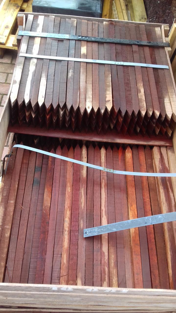 Hardhouten piketten & strips vanaf €0,65 incl. btw