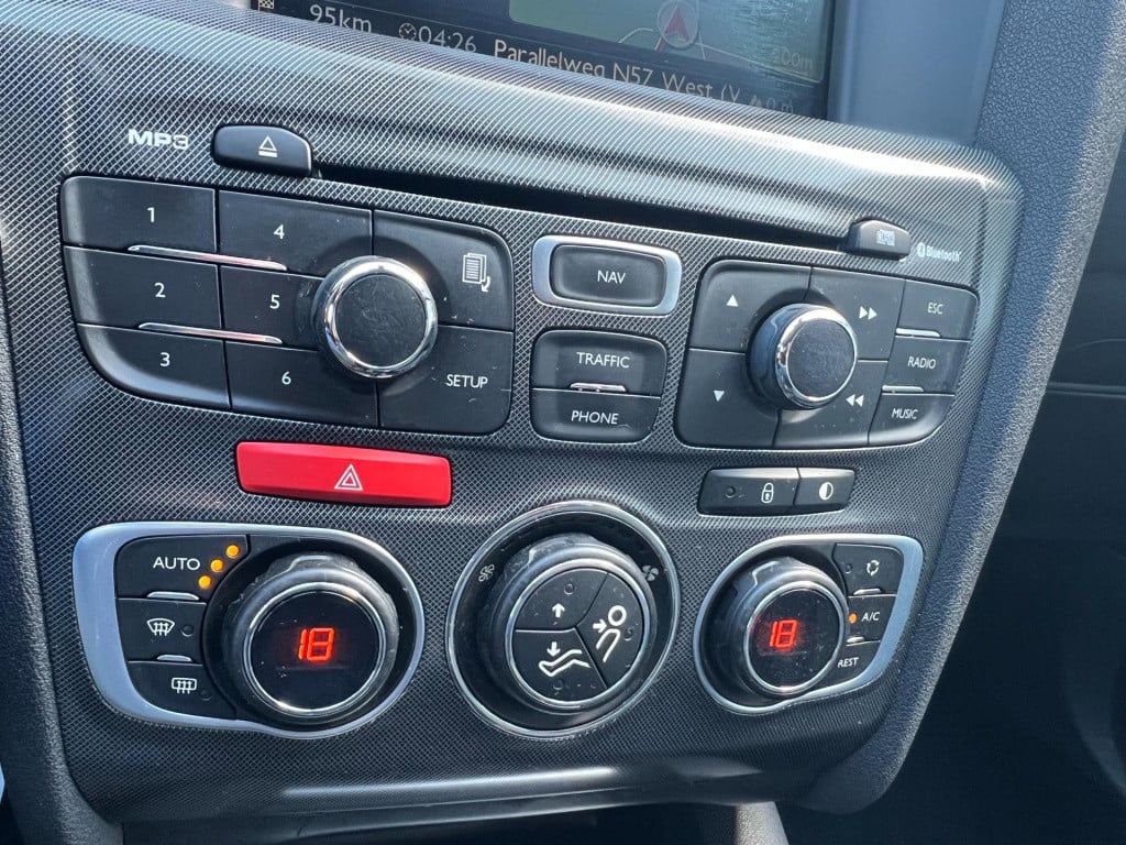 Citroen C4 1.6 vti collection, navi, trekhaak enz...