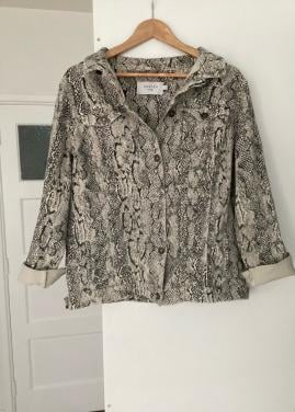 Jasje maat l maar kan ook voor xl stretch zgan