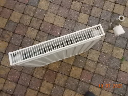 Kleine radiator voor in wc of badkamer
