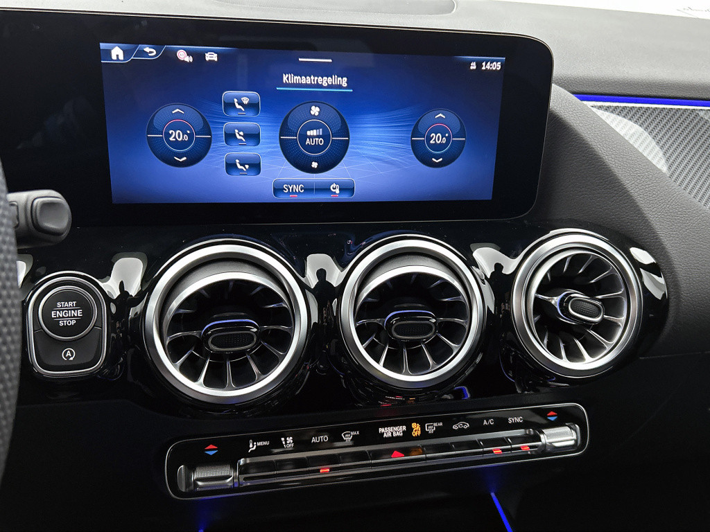 Mercedes-Benz Gla-klasse 180 business solution amg | trekhaak | parkeerpakk