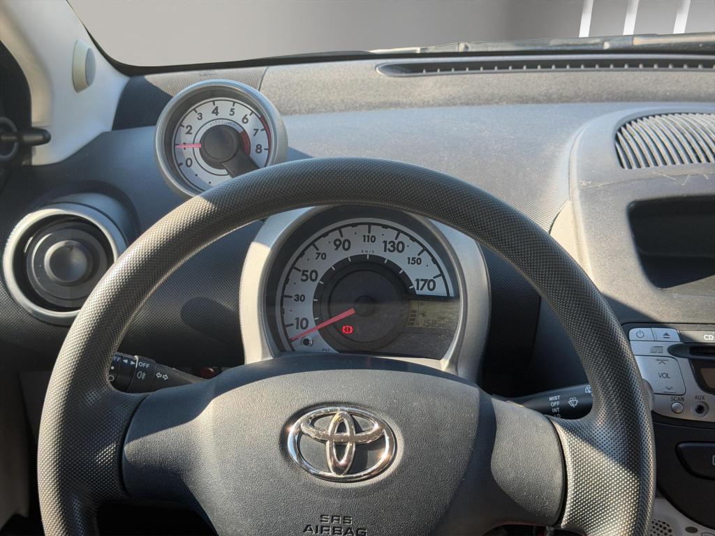 Toyota Aygo 1.0-12v xcite white airco 5 deurs leder