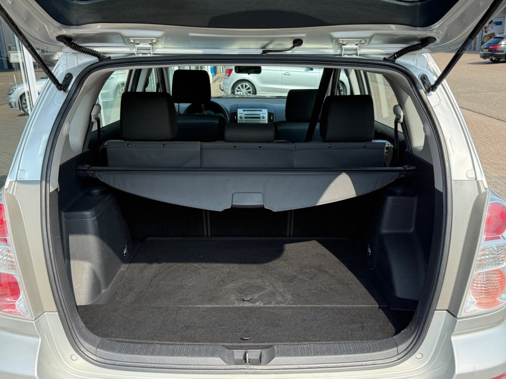 Toyota Corolla Verso 1.6 vvt-i terra