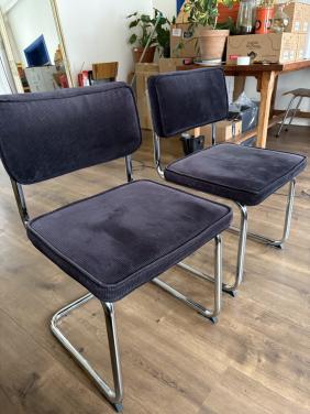 Zwarte Corduroy stoelen 2x