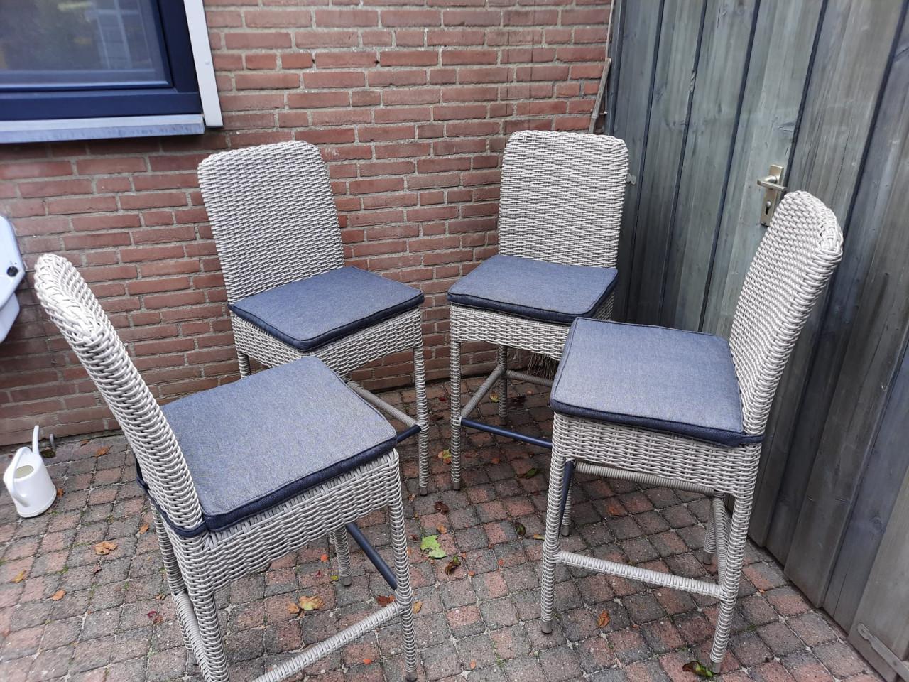 Set van 4 barkrukken